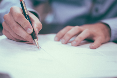 ¿Por qué leer las letras chiquitas de tu contrato de compraventa